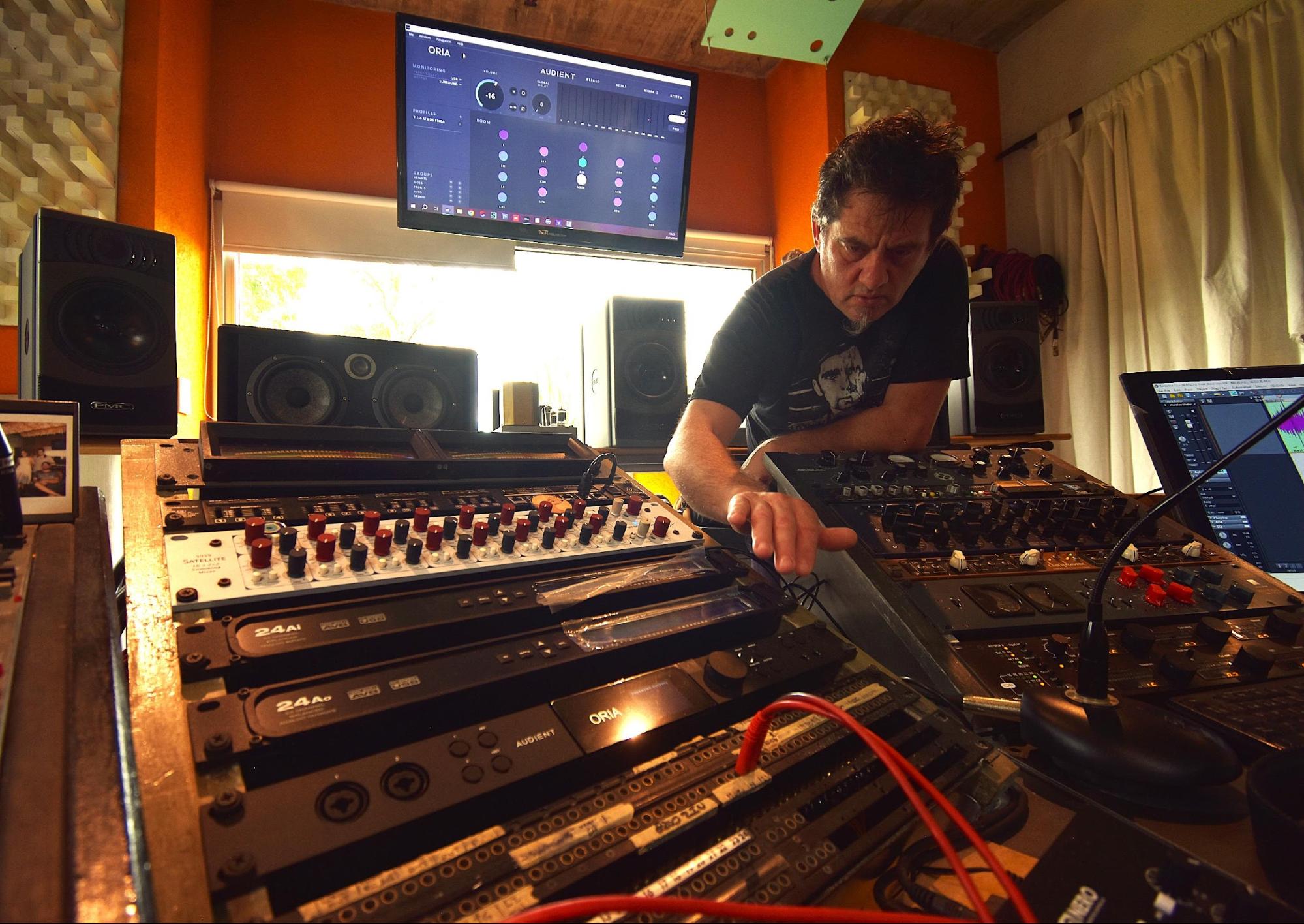 Hernán Caratozzolo en el Estudio